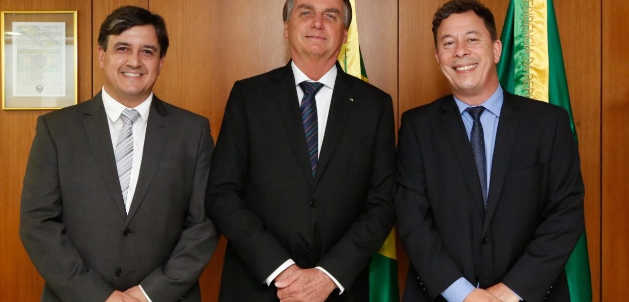 douglas-bolsonaro-e-allan85fb7a7c216a90de67e0d7beb9f099fa